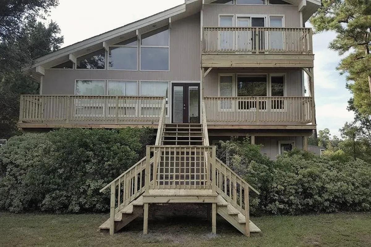 Custom deck and porch build by Howard Roofing & Construction, Wilmington NC